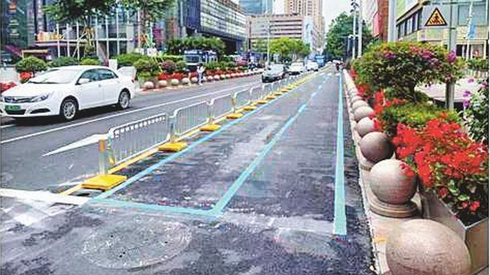 非機(jī)動(dòng)車(chē)該向誰(shuí)“要”路權(quán)？